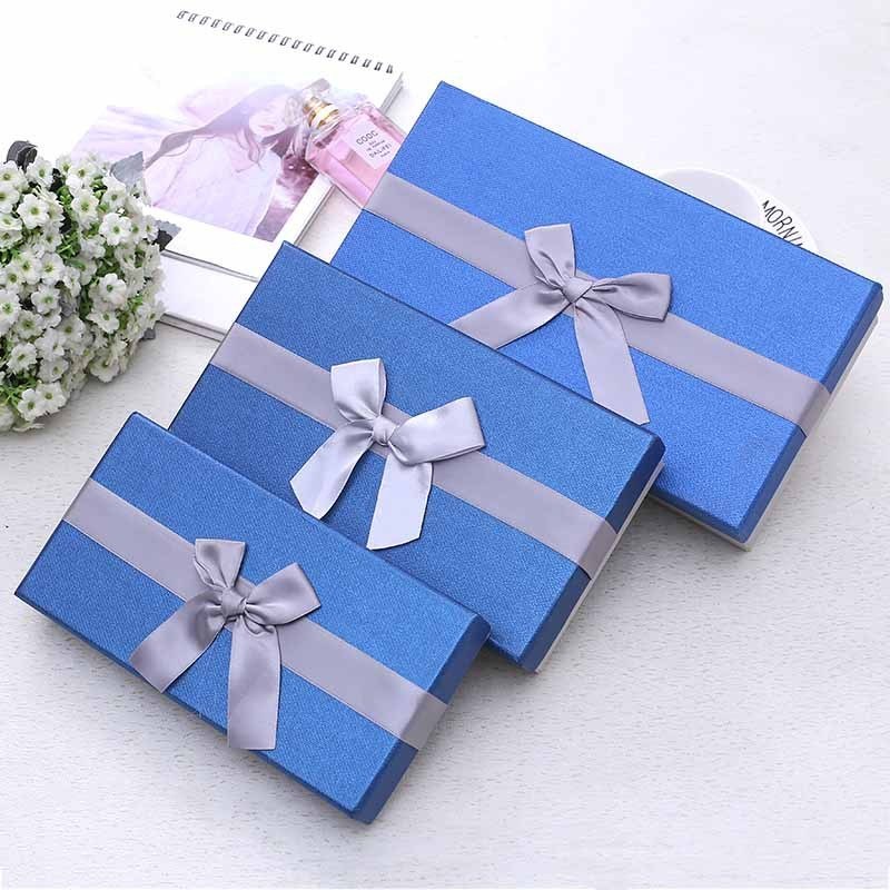 Wrapped Empty Paperboard Gift Boxes Size 27cm 15cm 6cm White Pink