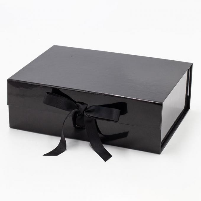 Black 2mm Clothing Hard Gift Boxes Glossy Varnish With String Handle 1