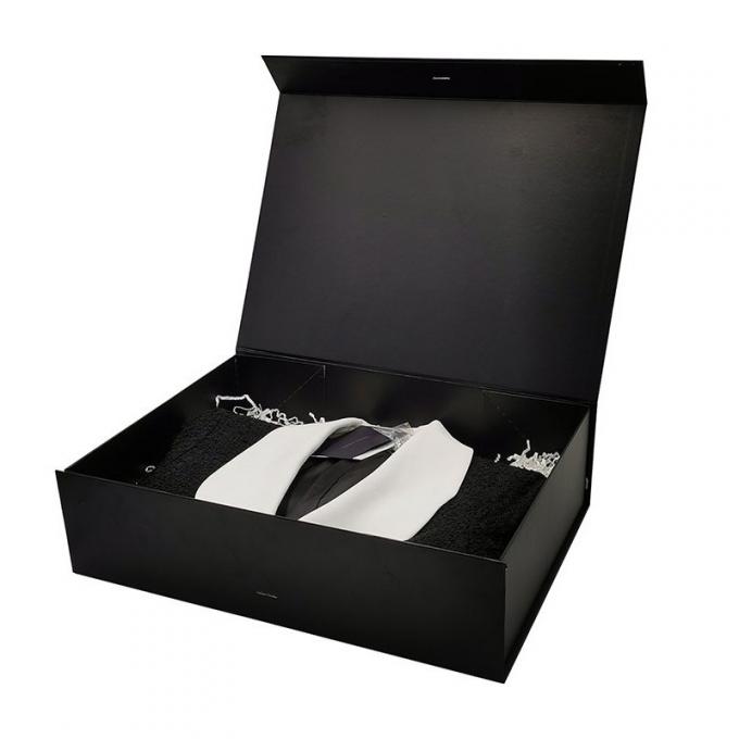 Black 2mm Clothing Hard Gift Boxes Glossy Varnish With String Handle 0